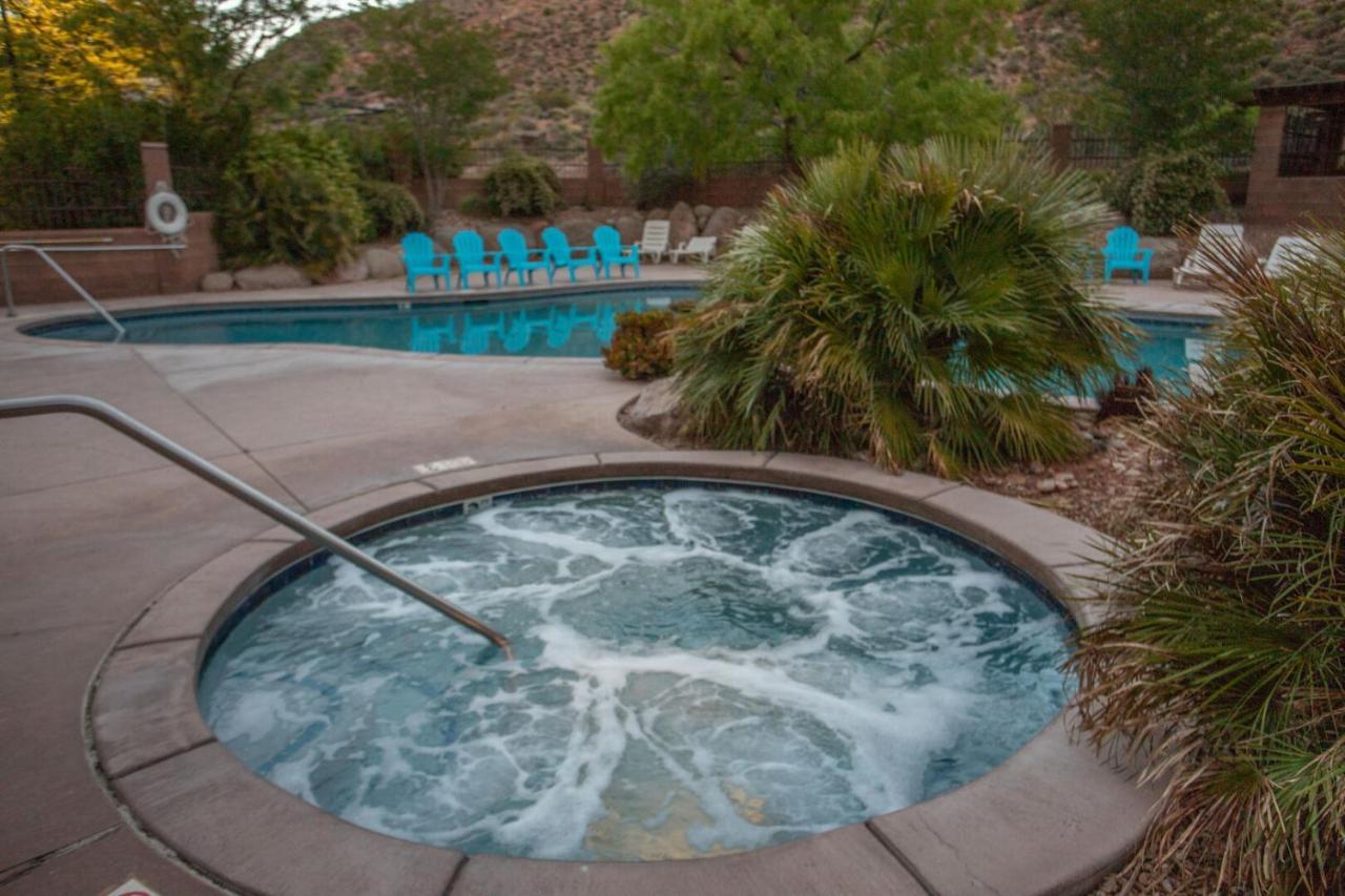 D5-Coral Springs Poolside-Ground Floor 3-Bedroom Hillside View Hurricane Cameră foto